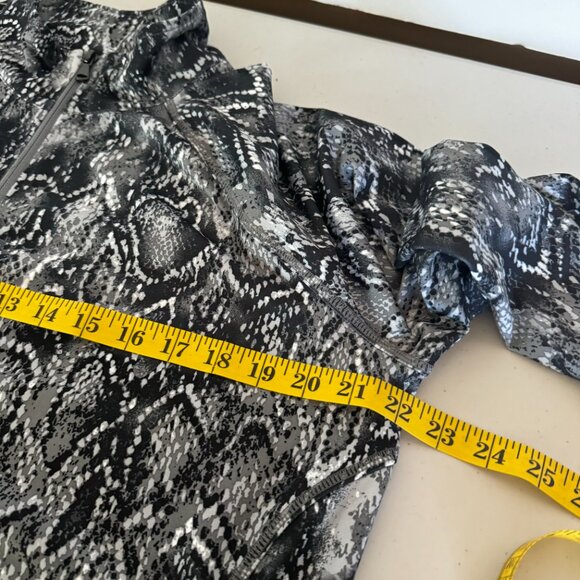 Style & Co. Sport Size L Gray Black Snakeskin Pattern Athletic Jacket Full Zip - Picture 13 of 14